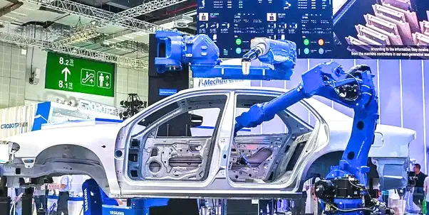 復(fù)合材料如何通過輕量化延長新能源汽車續(xù)航里程
